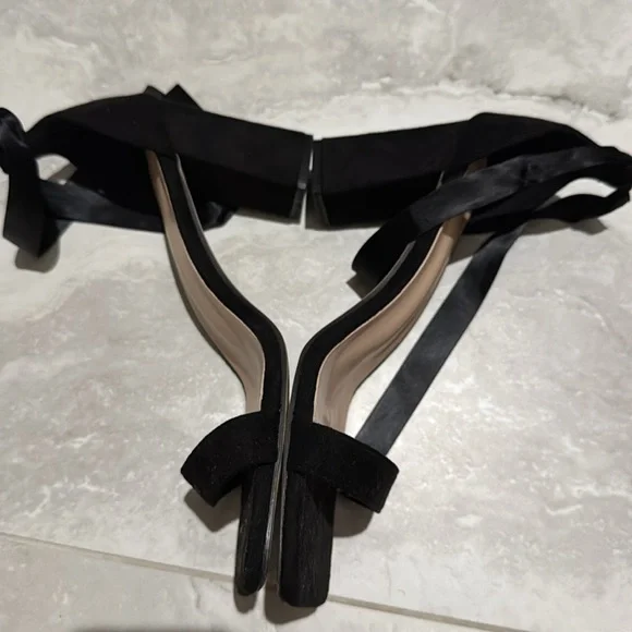 Classic Black Suede Open Toe Heels Wrap Around Ankle - Picture 2 of 4